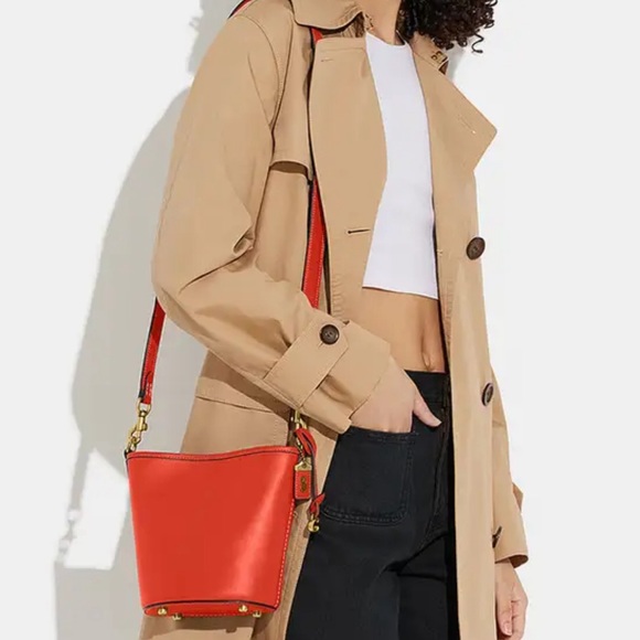 COACH Dakota Bucket Bag 16 Glovetanned Leather In Sun Orange Crossbody - Picture 6 of 6